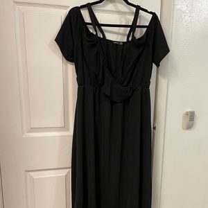 BooHoo black dress